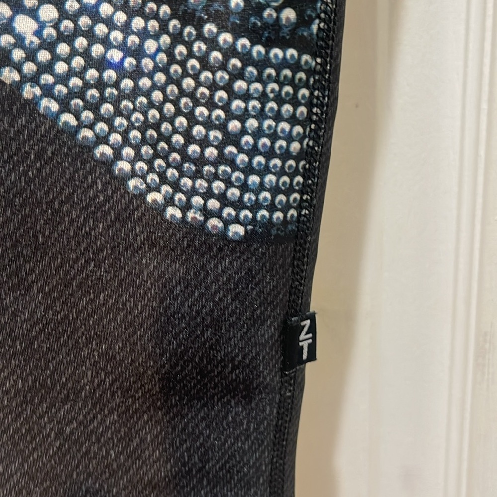 Zara Terez - black ZT performance leggings - skull imprint - size XS - Picture 3 of 5